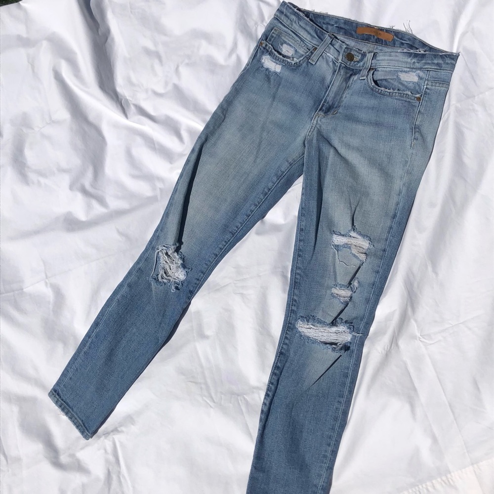 LIGHTWASH JOE’S JEANS
